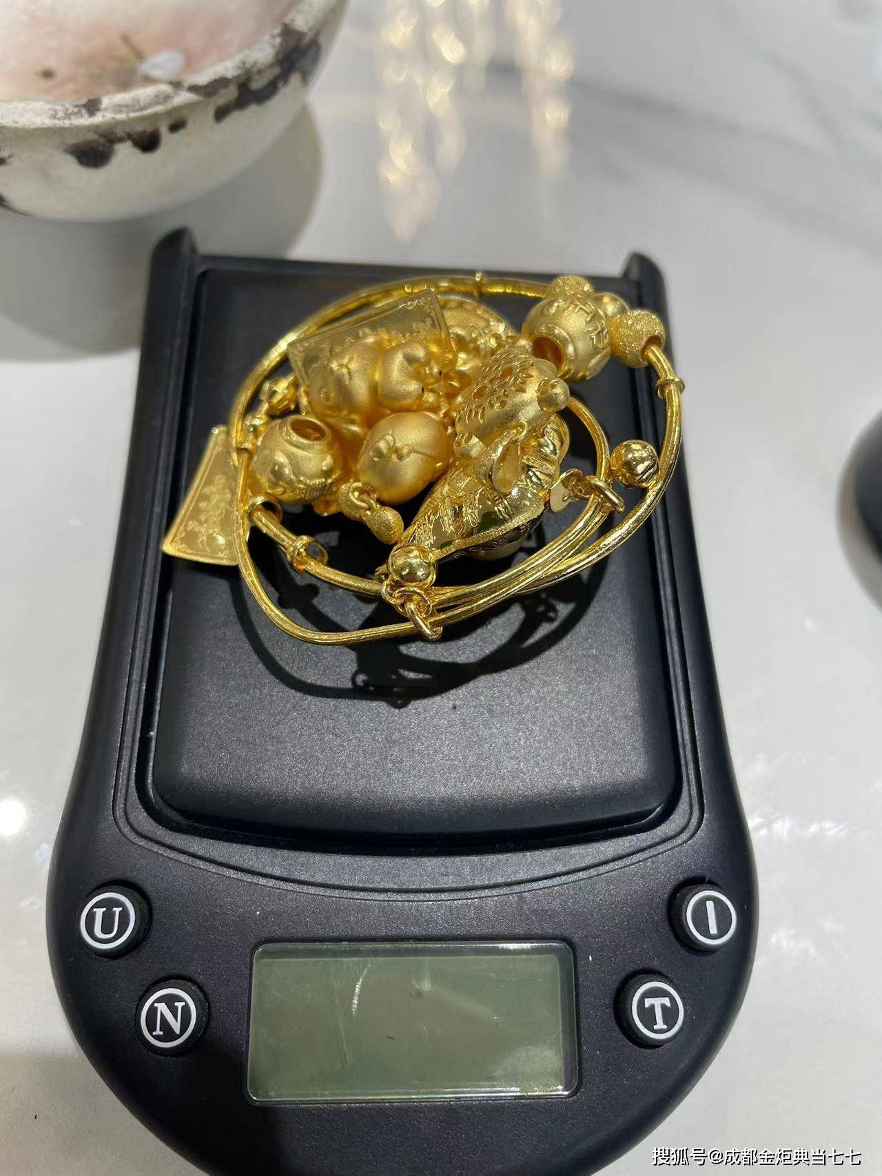 许昌最新24小时上门回收金价方法分析(最方便真实的许昌24小时上门回收黄金方法)